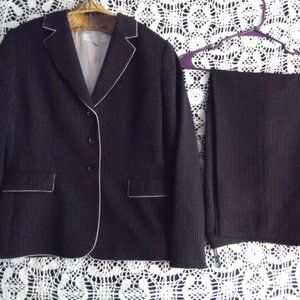 Tahari Arthur Levine Pants suit(243bhoc) preowned clean no damage good